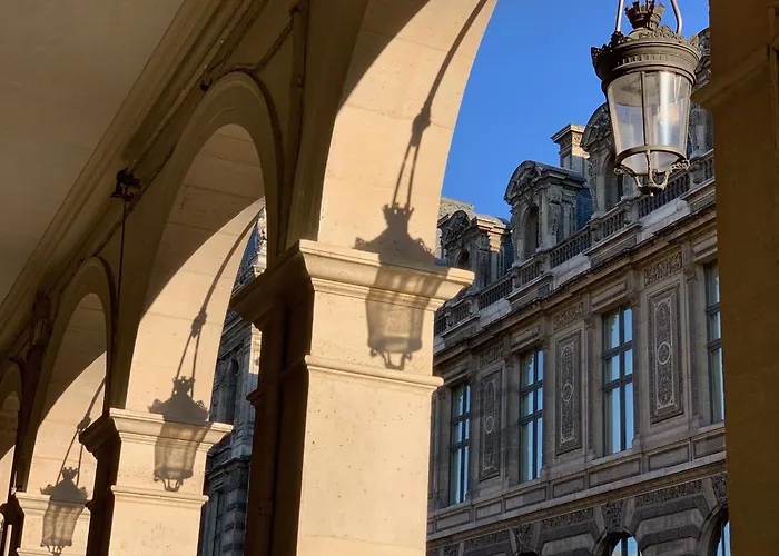 Prestige Sur Louvre Et Tuileries Paris