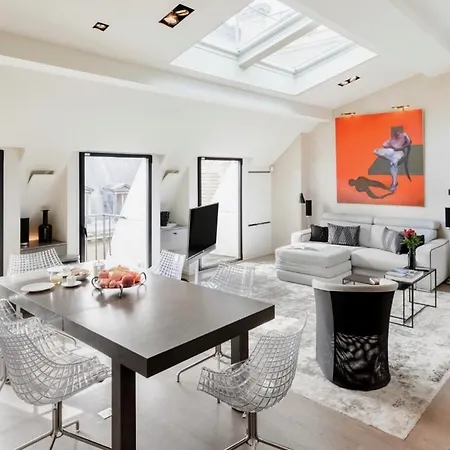 Prestige Sur Louvre Et Tuileries