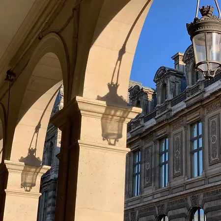 Prestige Sur Louvre Et Tuileries Paryż